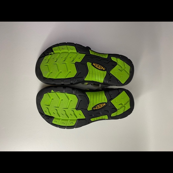 KEEN Newport H2 Waterproof Hiking Sandal Men’s Size US 5 Green,Black Grey - Picture 6 of 9